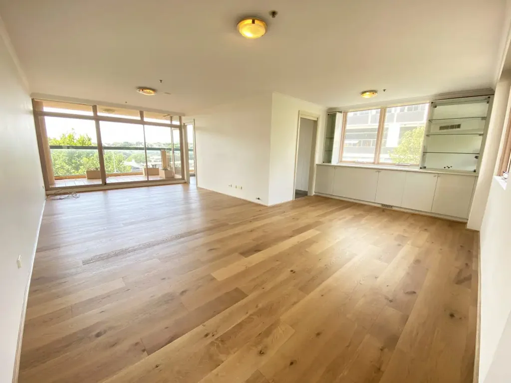 AMAZING LOCATION | GREAT BUILDING | LARGE APARTMENT