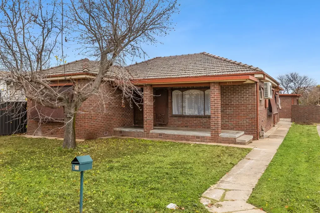 North Albury 4침실 Corner Block Opportunity with Endless Potential