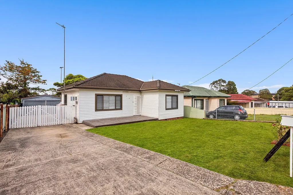 16 Daphne Street, Barrack Heights, NSW 2528