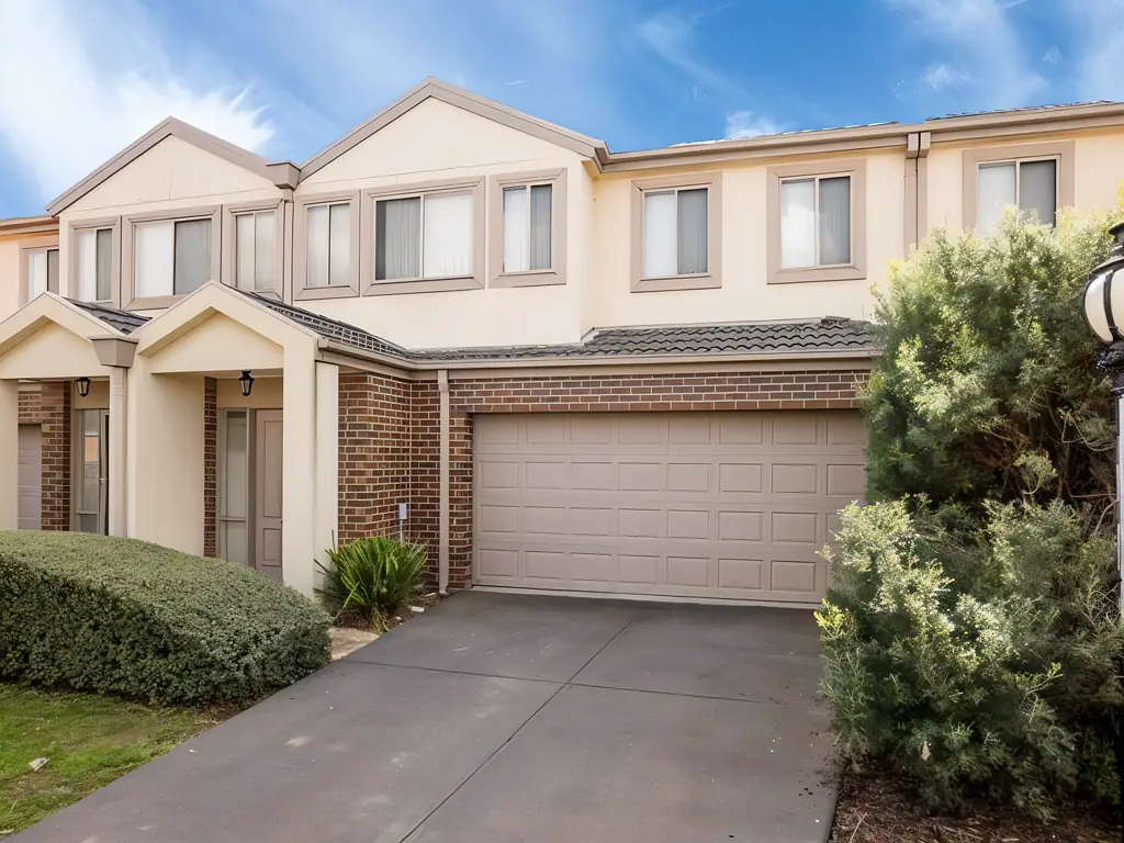 Charming Townhouse in the Heart of Hoppers Crossing