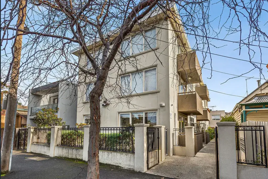 Ground Floor Apartment Living!