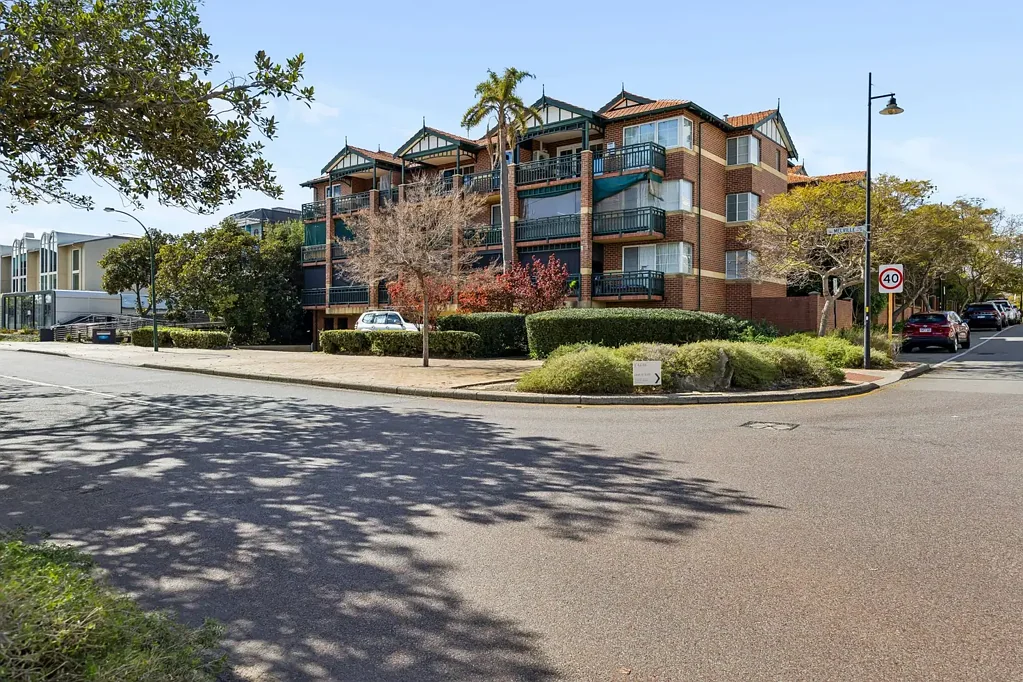 Como 3 Bedroom Convenient Como Living in Prime Location