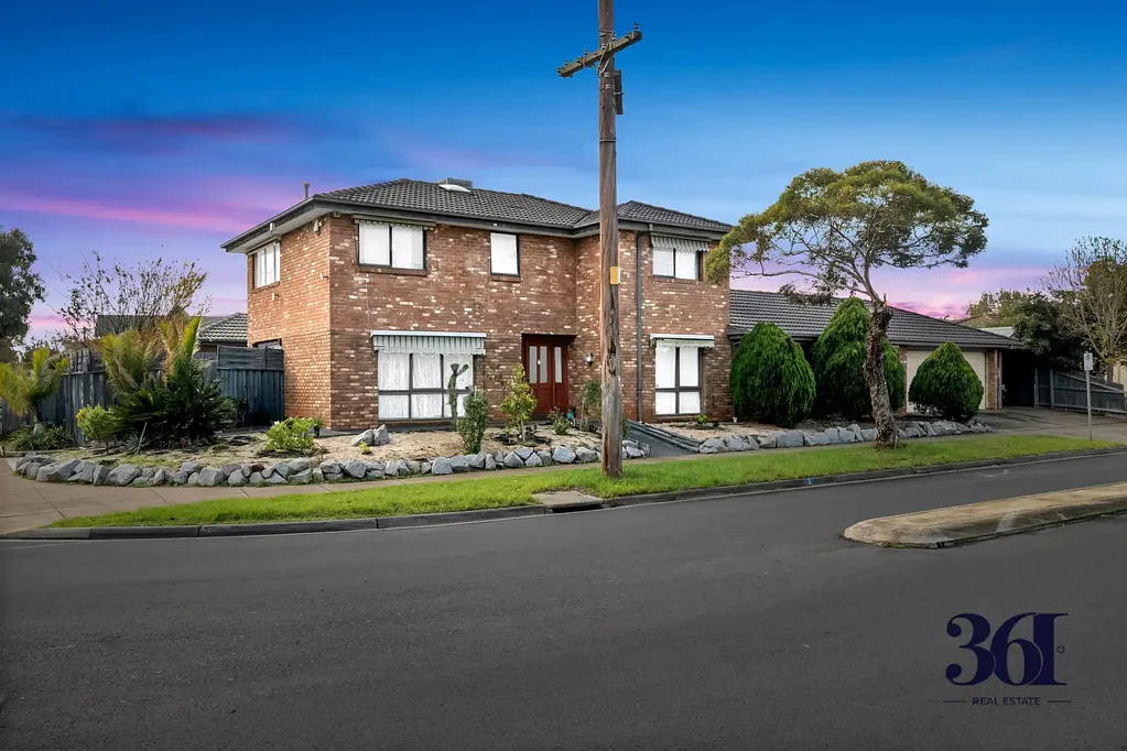 Werribee 7 Bedroom Virender Kaindal Proudly Presents !

A 7-Bedroom Family Oasis in the Heart of Werribee!