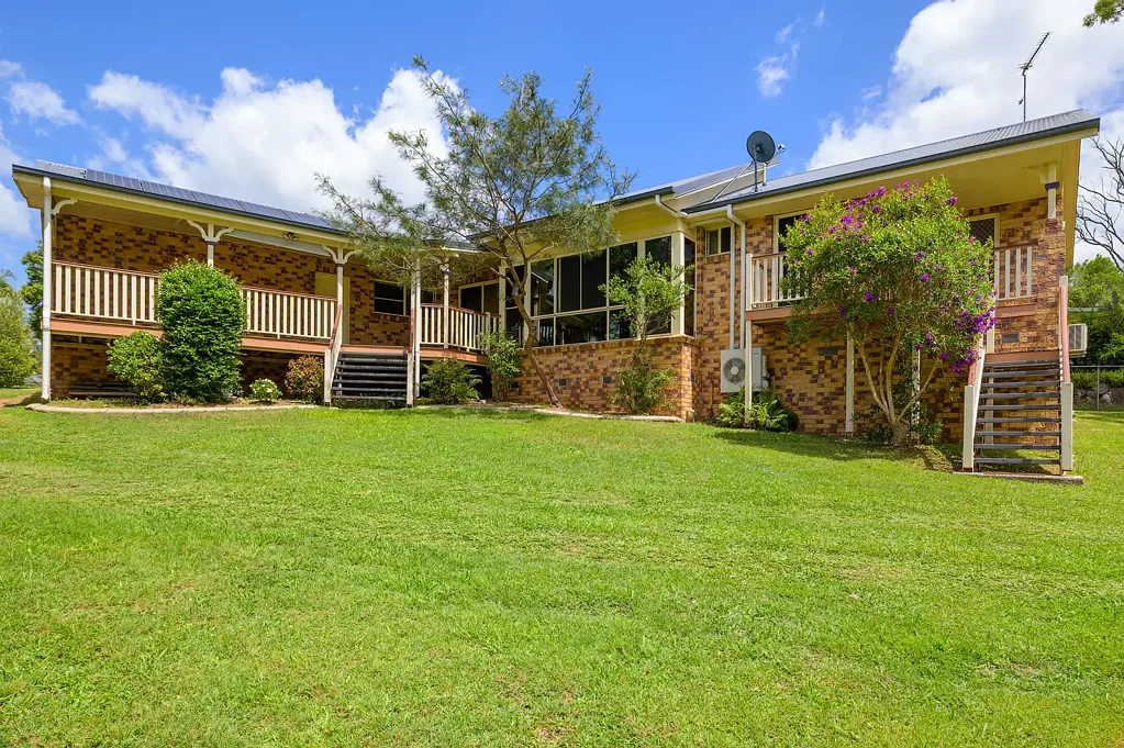 18 Coventry Court, Southside, QLD 4570