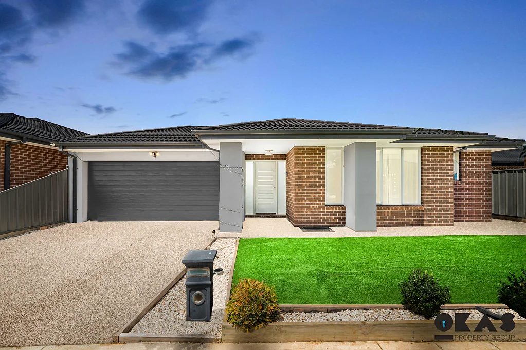 Tarneit 4 Bedroom Exquisite Showpiece with Central Location and Quality!