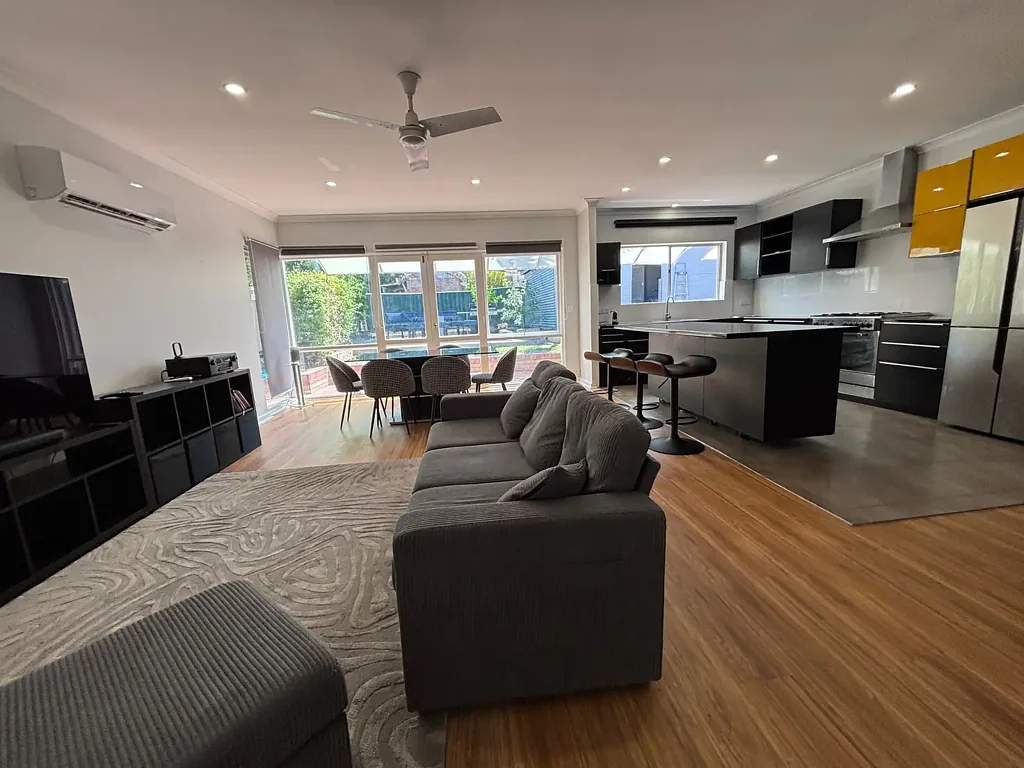 Nedlands 4 bedroom 3 bathroom fully furnished and equipped