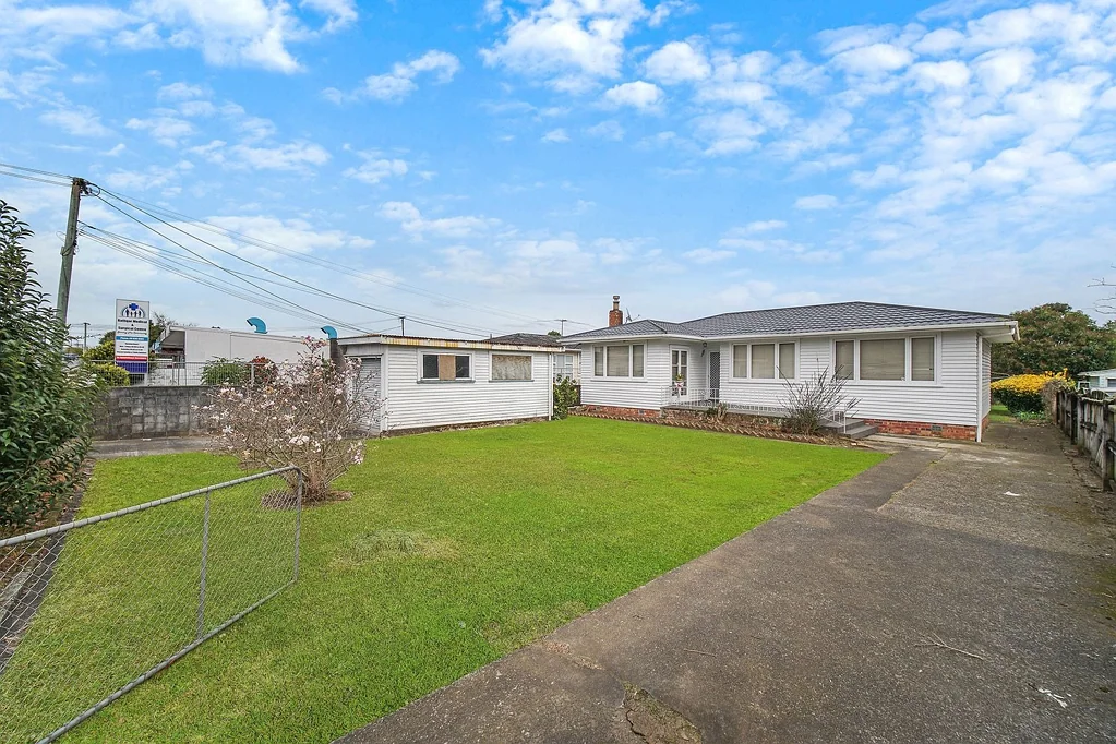 Three-Bedroom Home with Huge Garden!