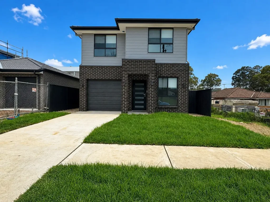 Spacious & Modern 4-Bedroom Brand-New Family Home in Austral