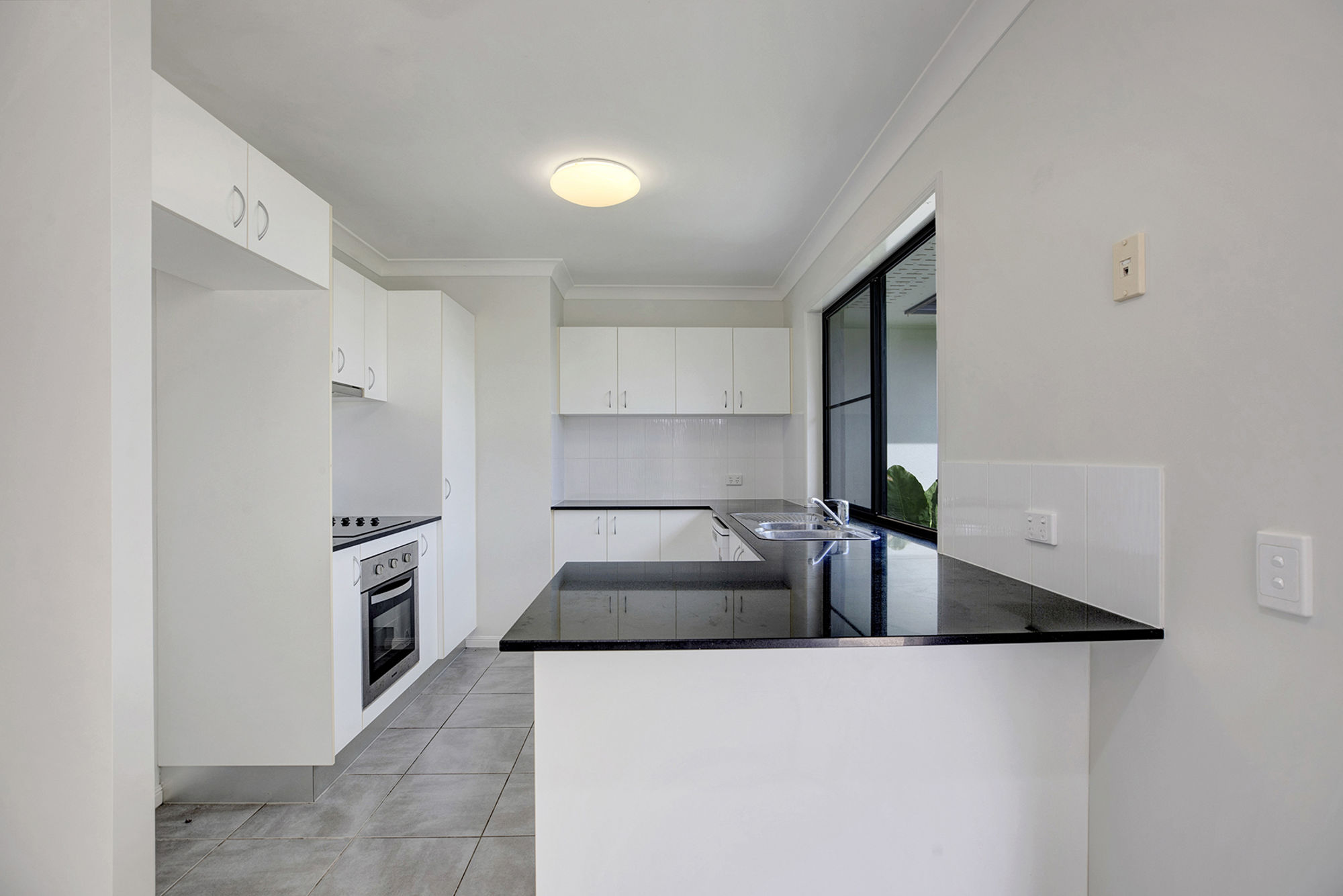 87 WHITEHAVEN DR, BLACKS BEACH QLD 4740, 0 Schlafzimmer, 0 Badezimmer, House