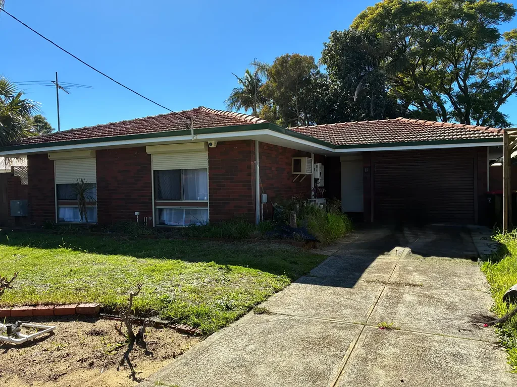 11 Sixth Road, Armadale, WA 6112