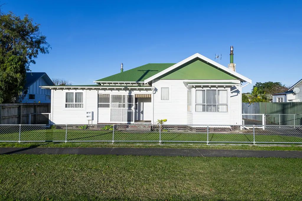 Te Hapara 3房  Charm, location and potential - a must-see!