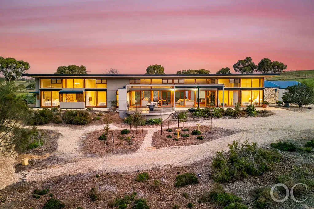 Highland Valley 3ਬੈੱਡਰੂਮ Open the Door to Max Pritchard's Wing-Spreading Vision of Rural Bliss