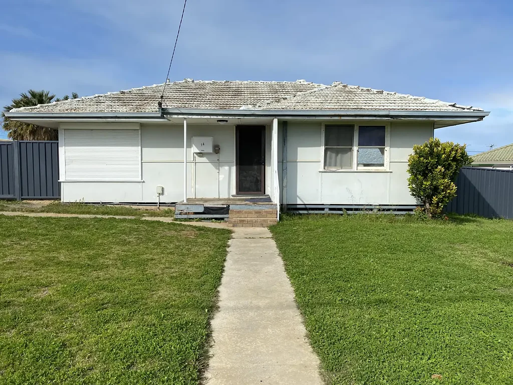 Cute and cosy 3x1 with a spacious backyard!