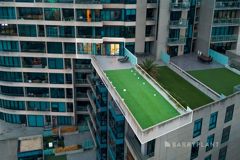 Docklands 2Moenga ** Sale By Set Date - Thursday 23rd July @ 6pm (if not sold prior!) **

Expansive Waterfront Living with a 181sqm (approx.) Rare Entertainer's Terrace