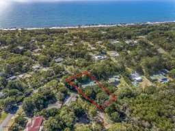 255 Sylvan Dr, Moore Park Beach