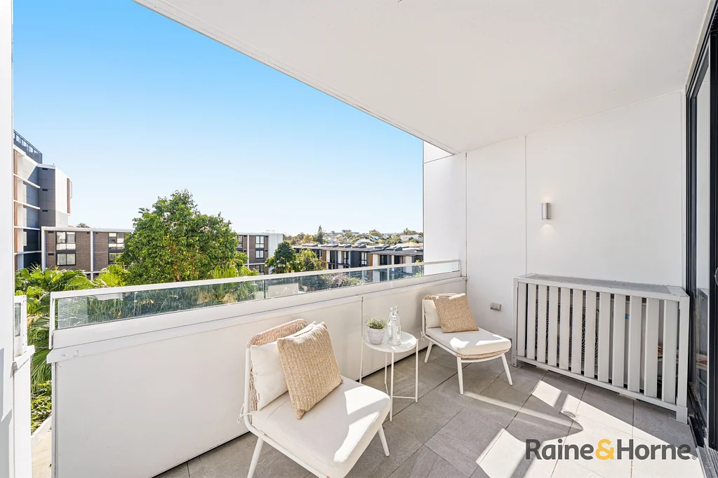 Botany 2ਬੈੱਡਰੂਮ Luxury North-Facing Dual-Level Living in the Heart of Botany
