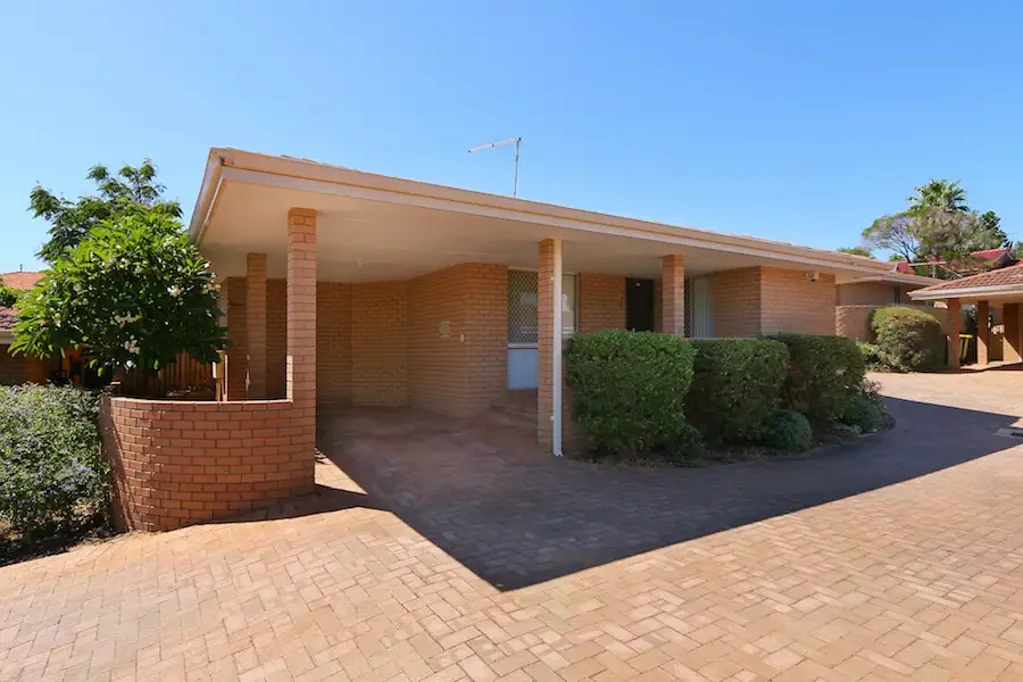 Convenient & Low-Maintenance Living in a Prime Location