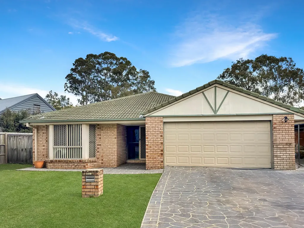 Carindale 4 Bedroom Modern Low Maintenance in Carindale!