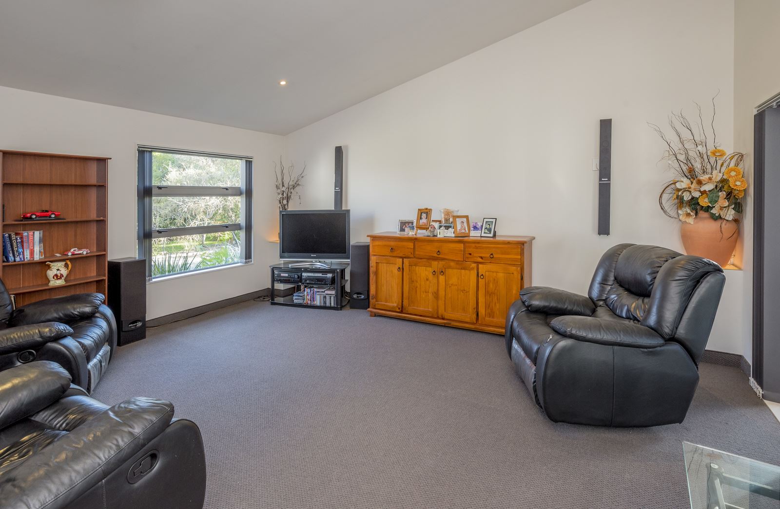 77 Waikawa Beach Road, Manakau, Horowhenua, 3 phòng ngủ, 2 phòng tắm