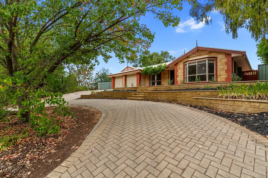 1 Roscrow Court, Clare, SA 5453