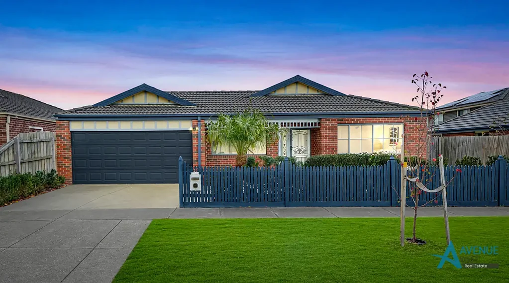 Tarneit 4Zimmer Freshly Updated – Move in Ready - Walk to Shopping, School and Station!