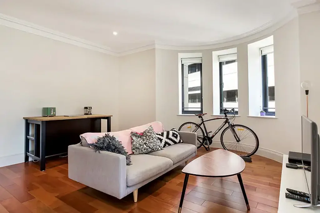 Unfurnished one bedroom apartment
