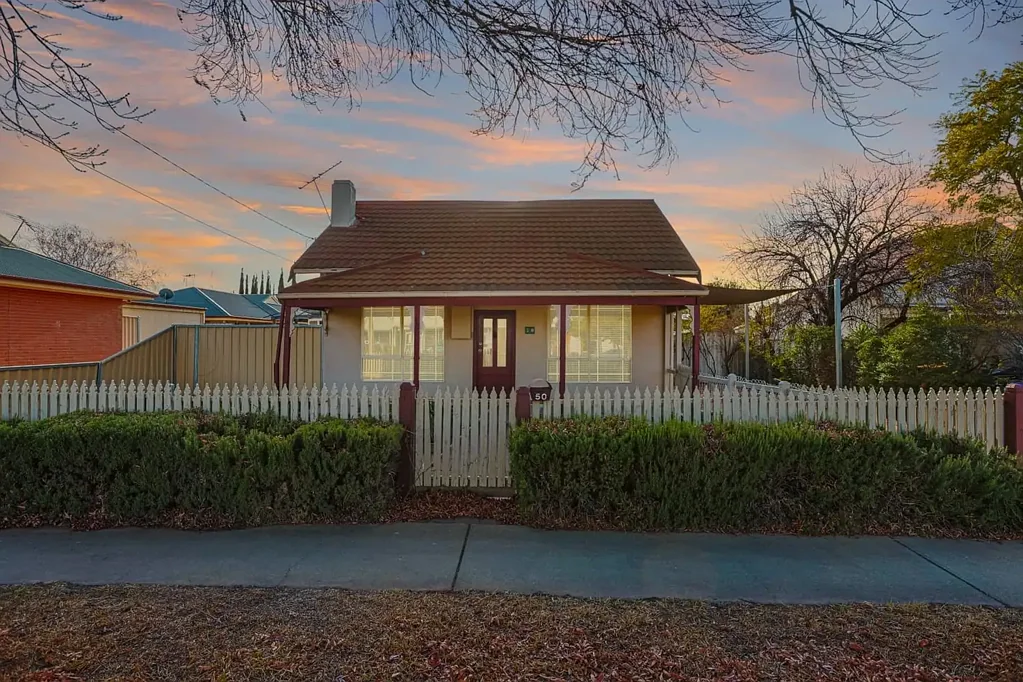 Mildura 2 Bedroom The Brief: Charming 2-Bedroom Cottage with Untapped Potential