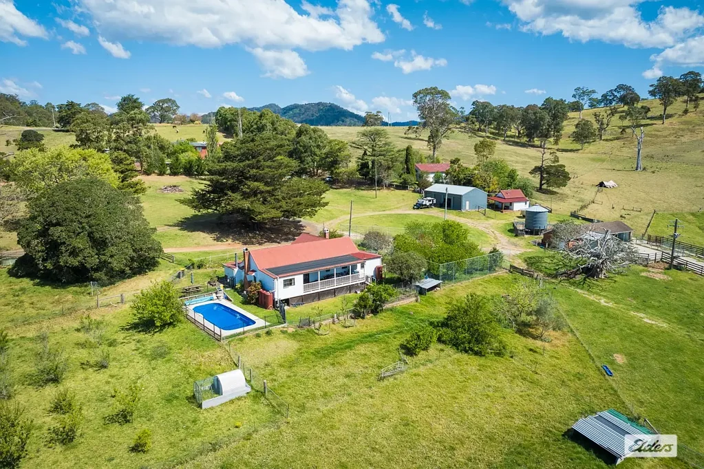 Candelo "Inglewood Farm", TWO HOMES, GREAT PASTURE, TOWN WATER!