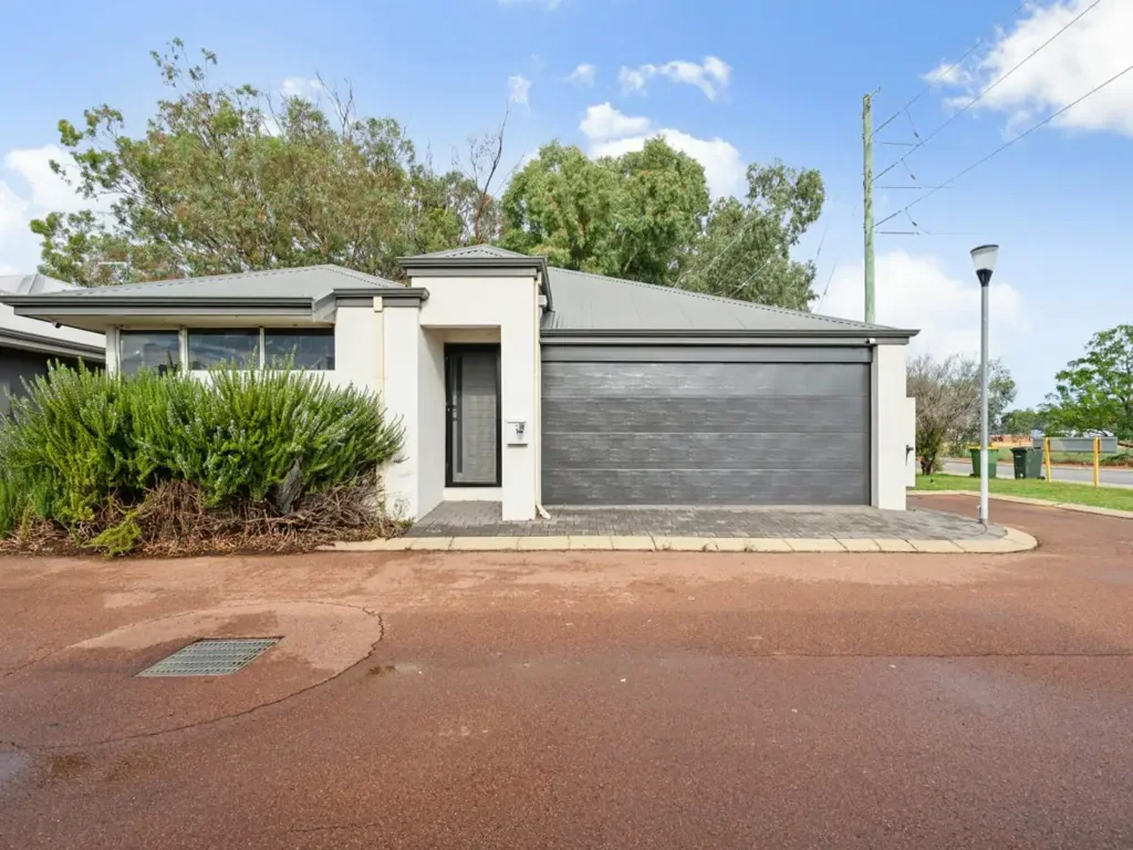 1/121 Eighth Road, Armadale, WA 6112