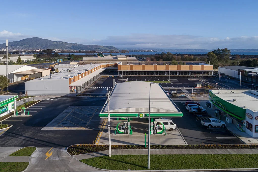 Lynmore  Why lease at Lynmore Junction? Location!