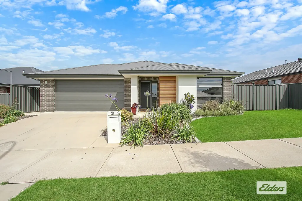21 Hampshire Boulevard, Leneva, VIC 3691