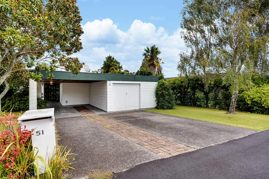 Hillcrest 4房  MAKE NO MISTAKE PRICED TO SELL - HILLCREST