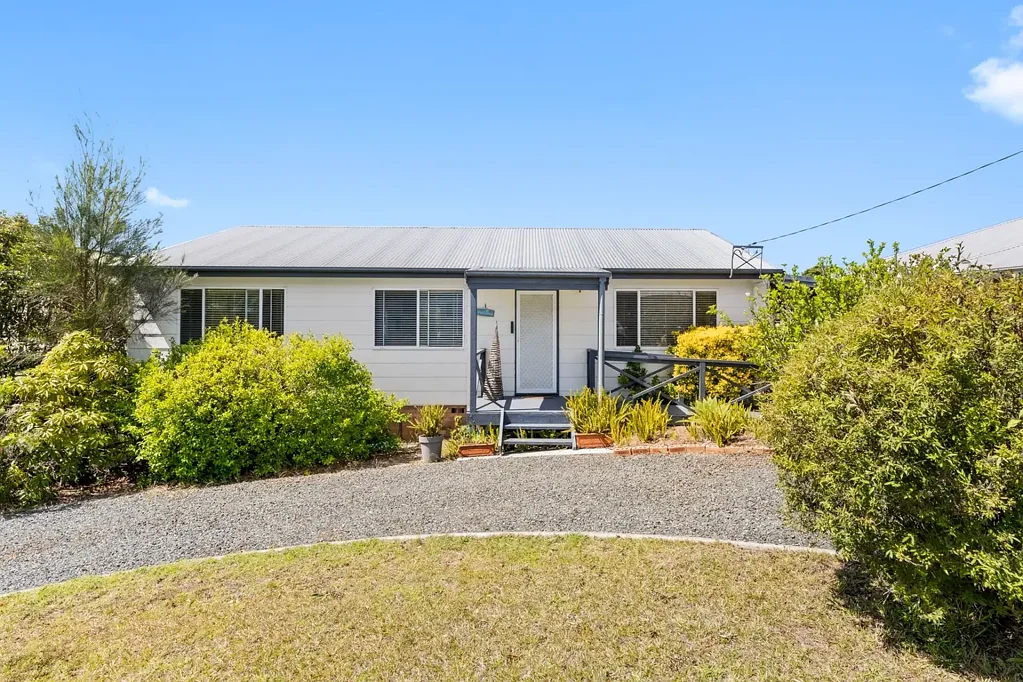 18 Meakin Street, Tuross Head, NSW 2537