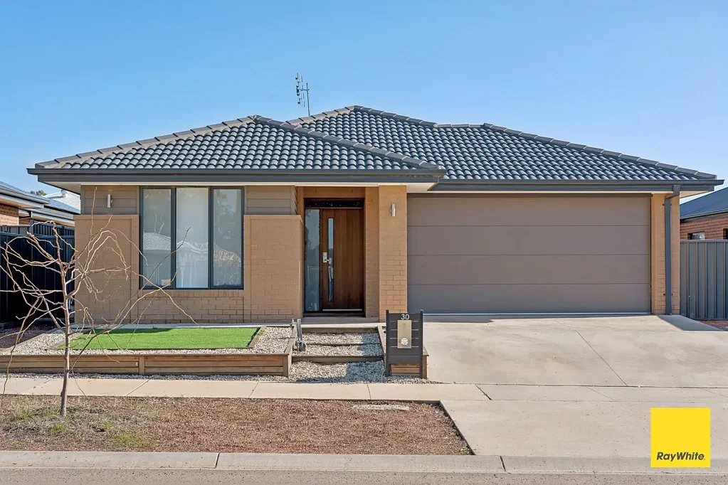 Spacious Family Home in a Popular Huntly Location