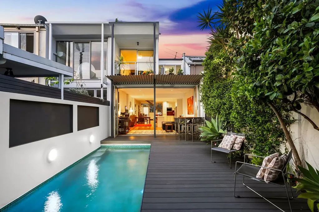 Erskineville 3침실 Architectural innovation meets resort-style living