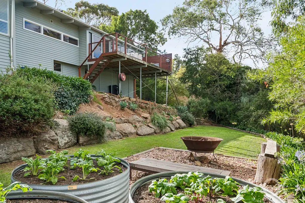 Mount Osmond 4Kwarto Open the Door to a Reimagined Hillside Home with a Life-Changing Outlook