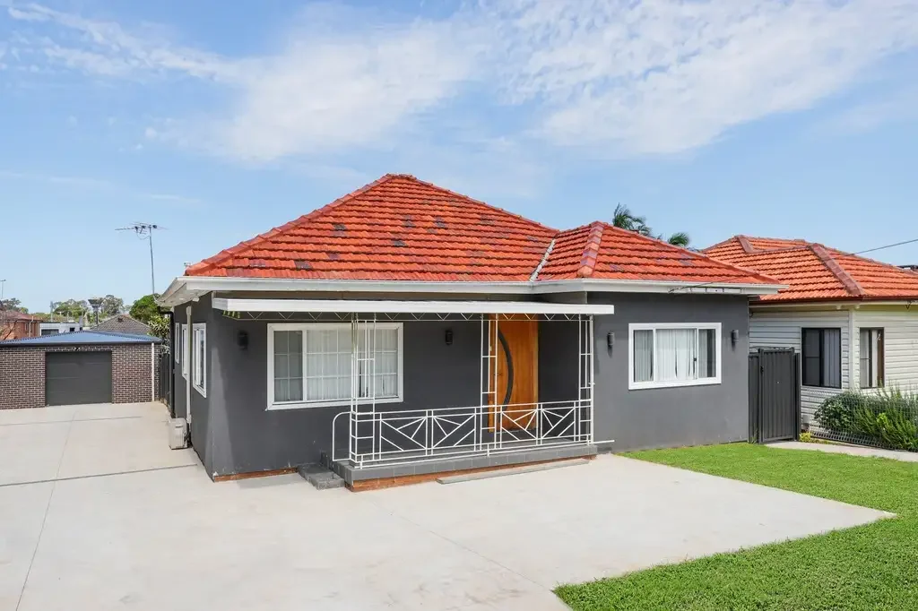 Spacious three bedroom family home in ideal location