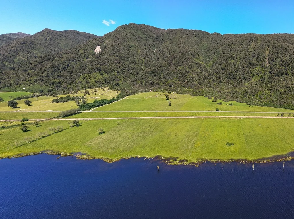 Moana / Lake Brunner 20ha of Lakefront, Lake Poerua, Inchbonnie