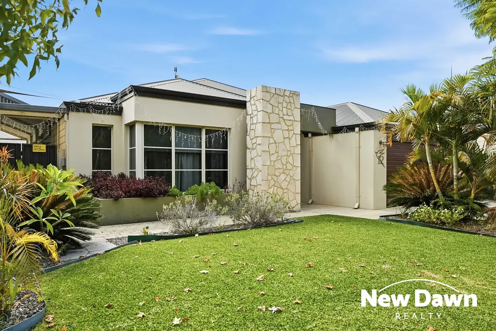 Aveley 4房  ENTERTAINER'S DREAM ON A CORNER BLOCK WITH POWERED SHED - 12 Cordovan Parkway, Aveley