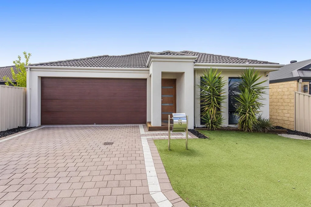 Wattle Grove 3Zimmer Wait No More  3 Great Bedrooms 2 Fantastic Bathrooms and a Study