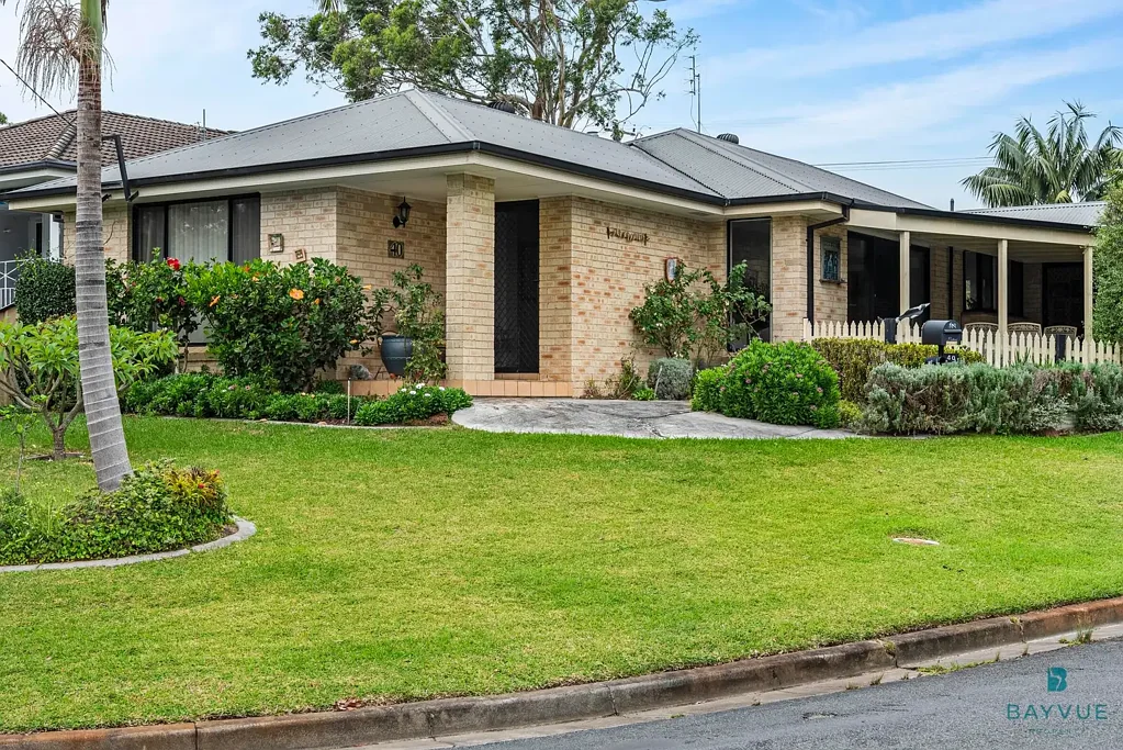 40 Ray Street, Sussex Inlet, NSW 2540