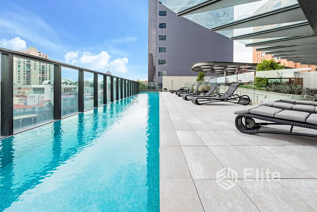 Melbourne 2房 Melbourne 著名的 Paris End 尊贵生活 Premium Living in Melbourne's Prestigious Paris End