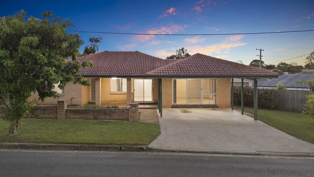 Sunnybank 4房  大型Sunnybank机遇，拥有宽阔临街面与无与伦比的便利性  Big Sunnybank Opportunity with Wide Frontage & Unbeatable Convenience