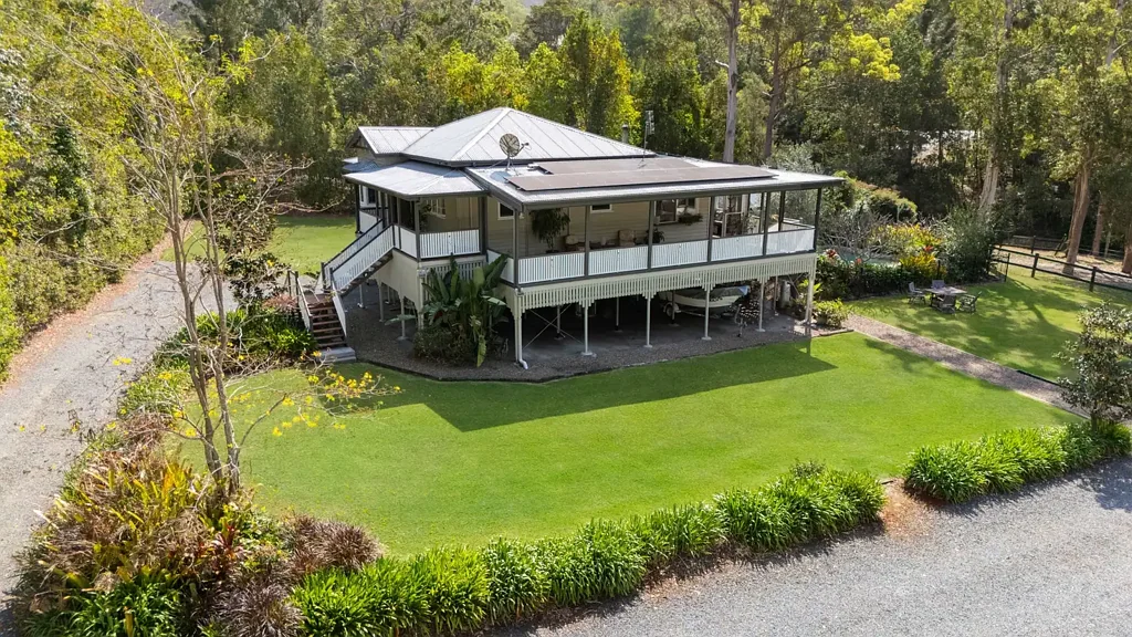 Wongawallan 3બેડરૂમ Spectacular Queenslander in one of the Gold Coast's Most Desirable Acreage Estates!