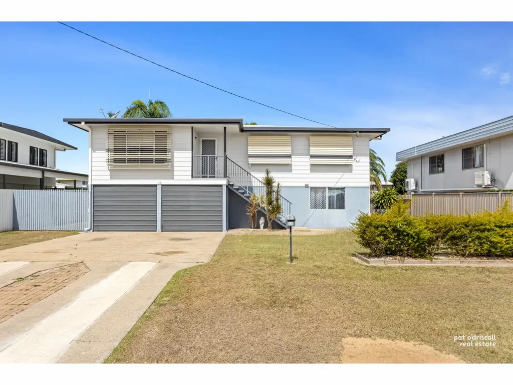 Park Avenue 3 Slaapkamer 3 Bedroom Home in Park Avenue, with Side Access for a Shed...