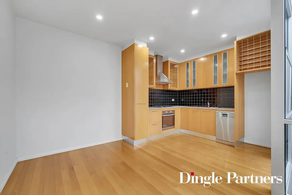 Freshly Renovated 2-Bedroom Townhouse in Great Location