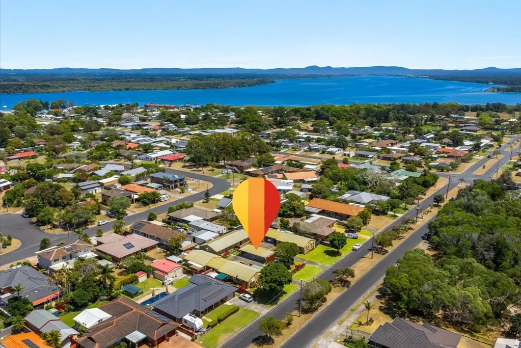 Iluka 14 Bedroom Live the Iluka Lifestyle - With an Income to Match!