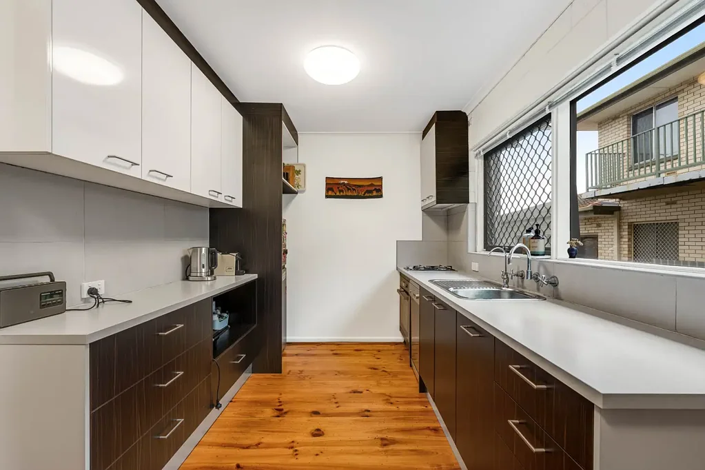Torrens Park 2房  Spacious Townhouse Living in Top Location!