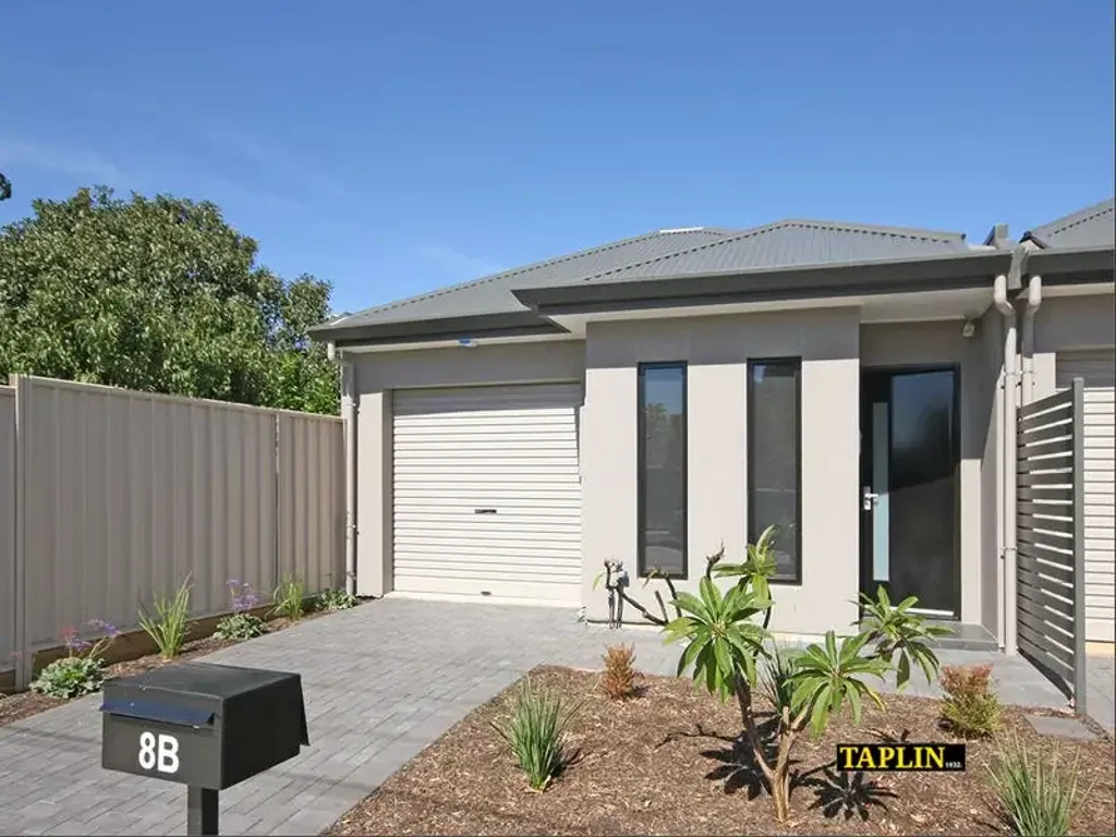 LUXURIOUS MODERN LIVING!