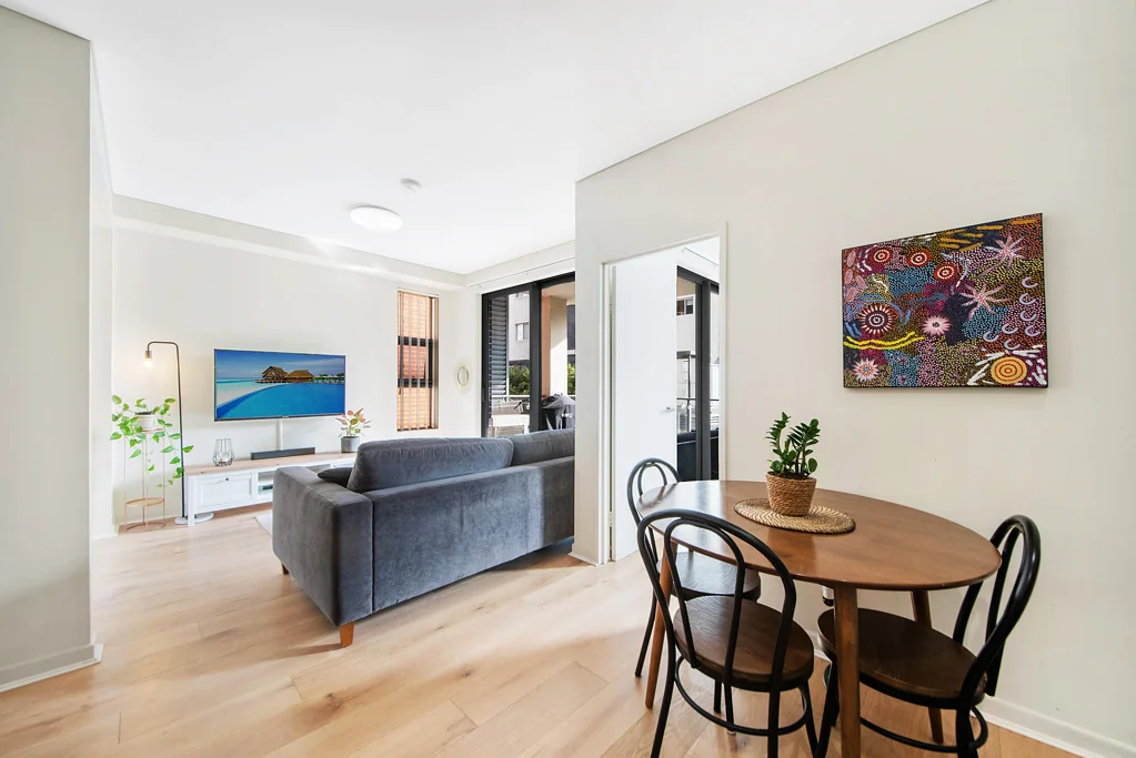 Contemporary Living with Prized North Facing Aspect